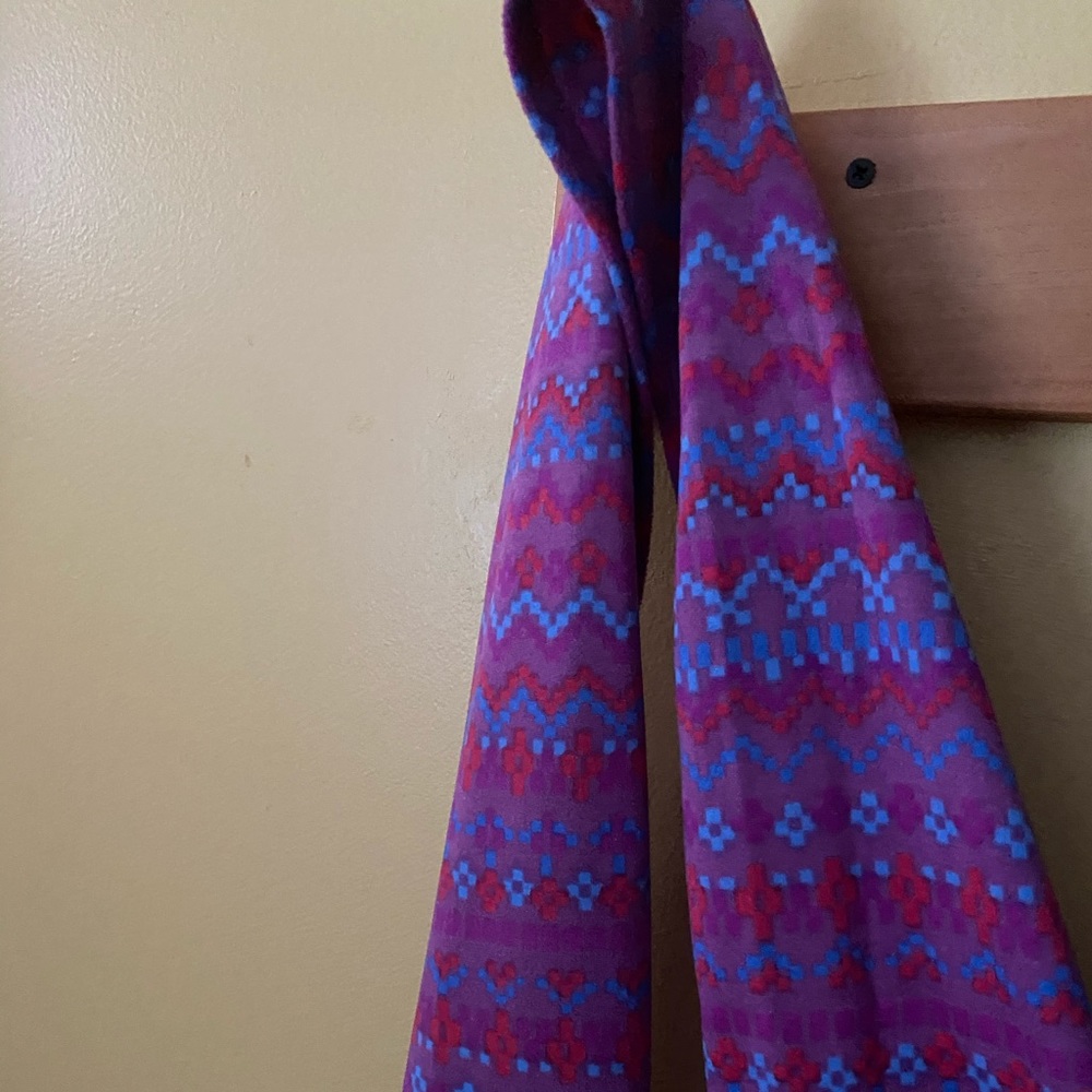 Columbia activewear scarf